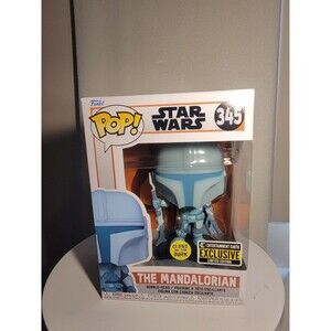 Mandalorian Holographic GLOW Star Wars Ent Earth Exclusive!!!#345